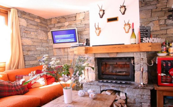 Chalet Belvedere, Tignes, Fireplace